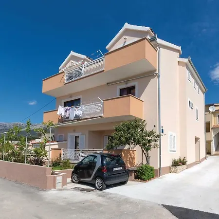 One-bedroom In Solin Apartment *